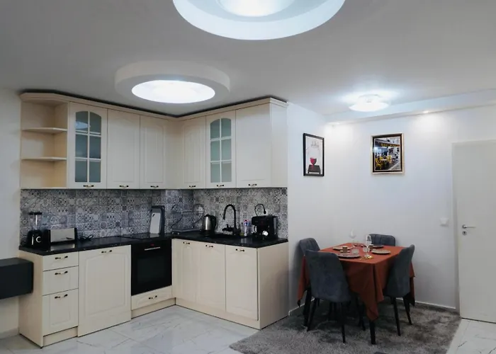 Апартамент 2 *